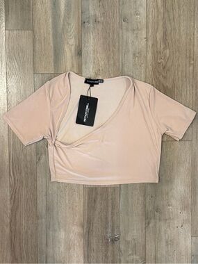 PrettyLittleThing Blush Cropped Short Sleeve Top